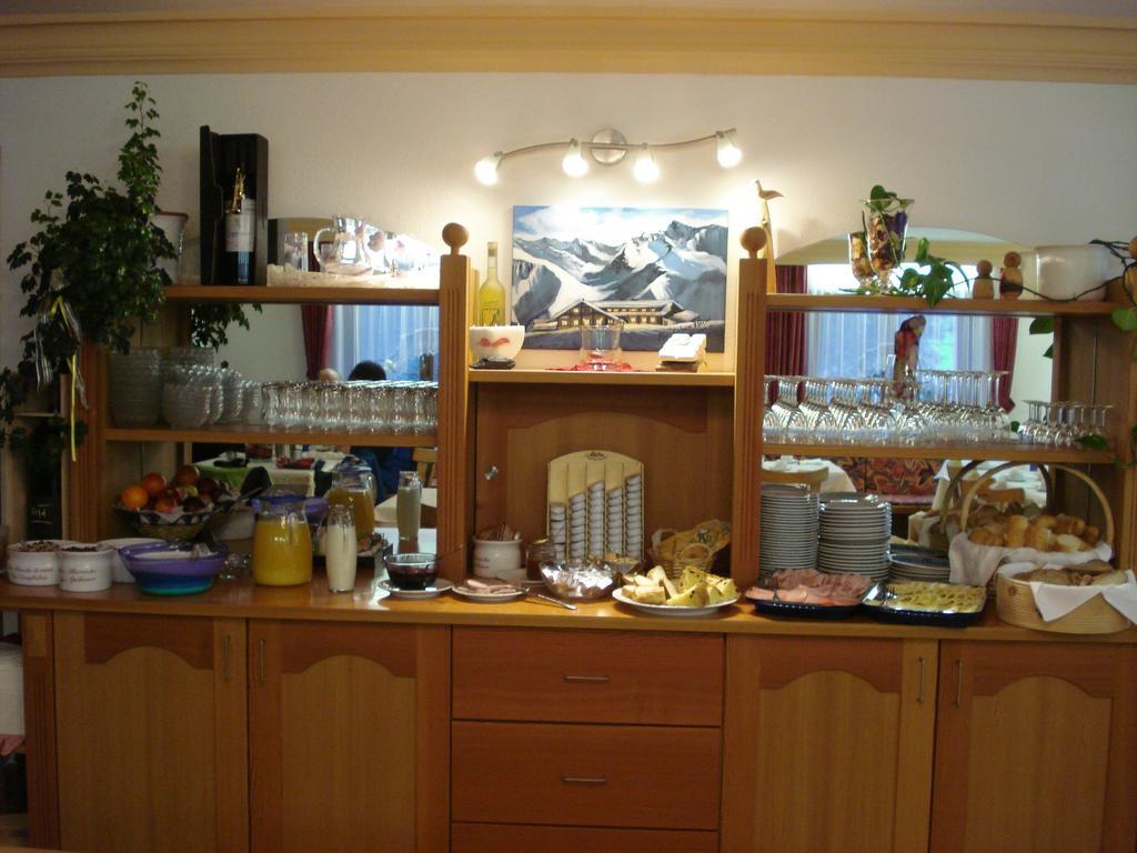 Hotel Alpenfriede Curon Venosta Esterno foto