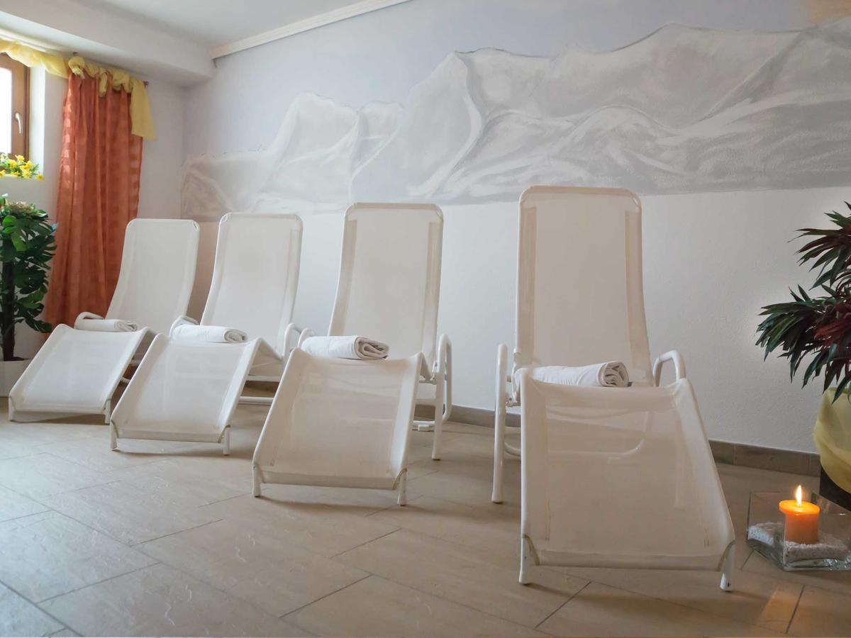 Hotel Alpenfriede Curon Venosta Esterno foto